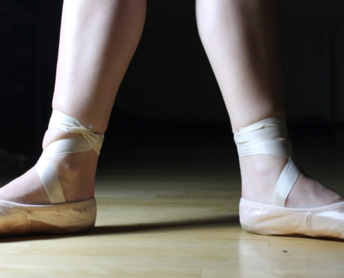ballet-feet-2037857_1920 Image by Jabore from Pixabay